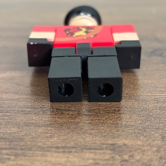 ROBLOX Heroes of Robloxia DYNAMO Villian Action Figure Toy Jazwares Red & Black - Picture 2 of 7